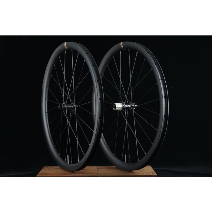 Customize Base Asymmetric 700C Carbon Disc Wheelset 32mm Wide All Road Gravel